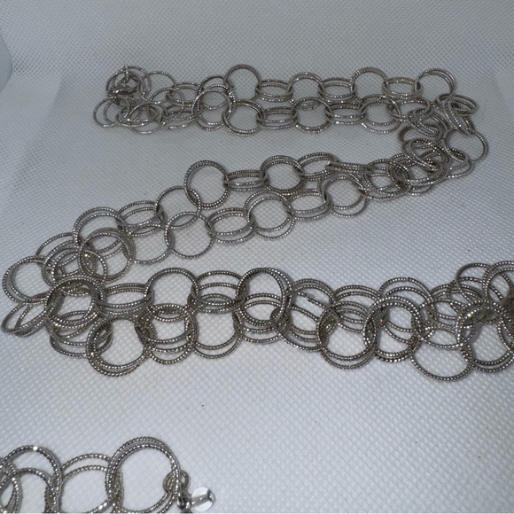 Silver Tone Modernist Long Double Circle Link Necklace and bracelet set - Picture 5 of 8